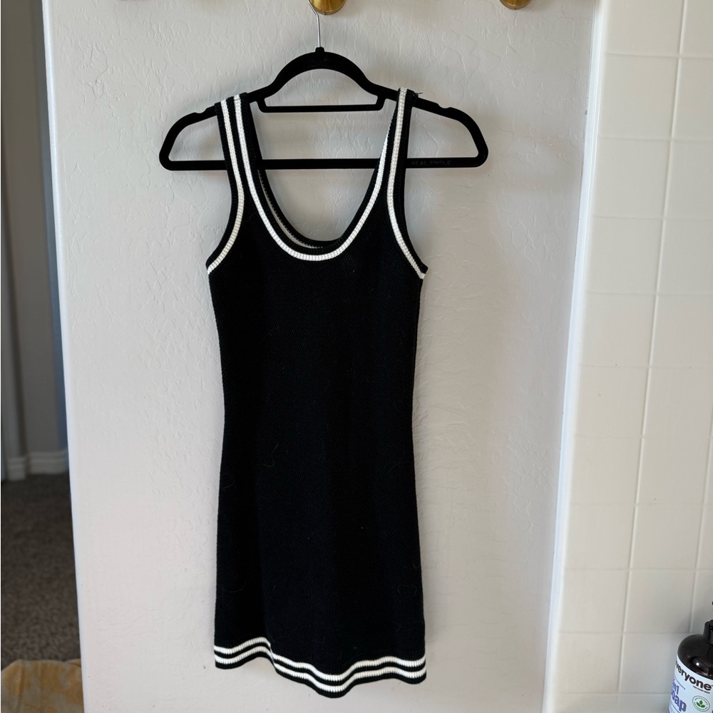 ALO Yoga Black and White Knit Top